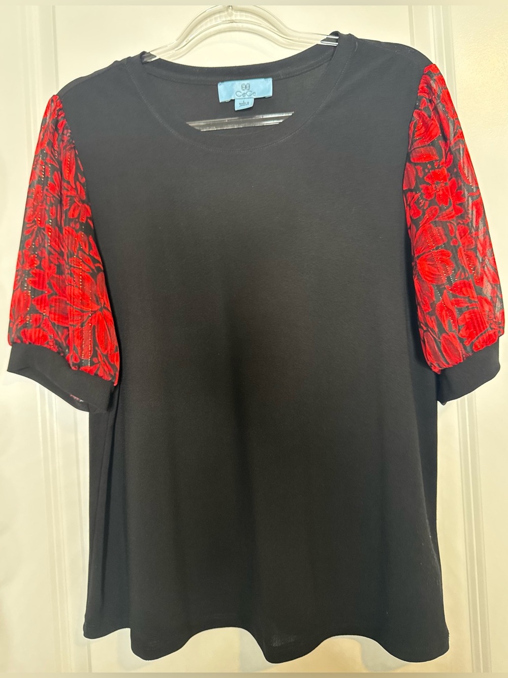 CeCe Black Knit Top with Red Floral sheer Puff Sleeves stretch size LG chic